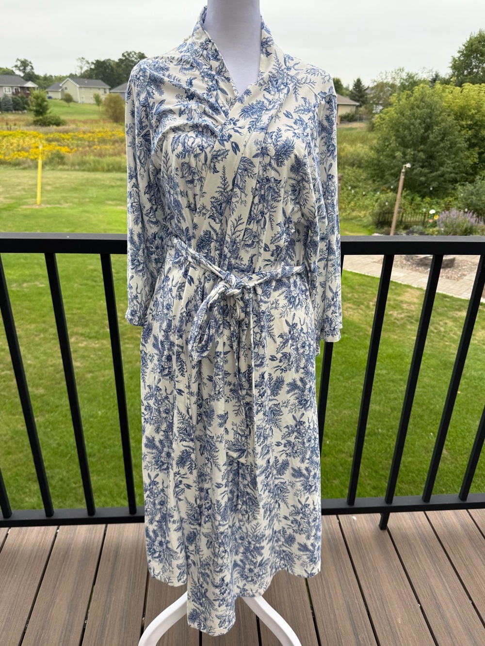 Rufflebutts Robe
